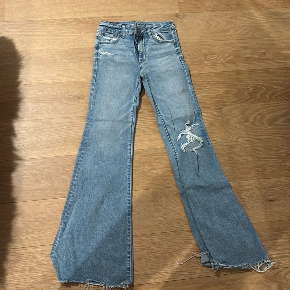 American Eagle Flare Leg Super High Rise Ripped Jeans Sz 24/25